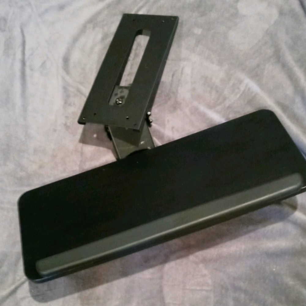 Keyboard tray